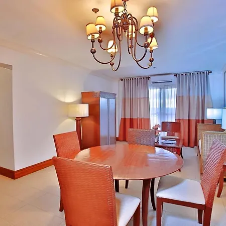 Crown Regency Suites Mactan Lapu-Lapu City Exterior photo
