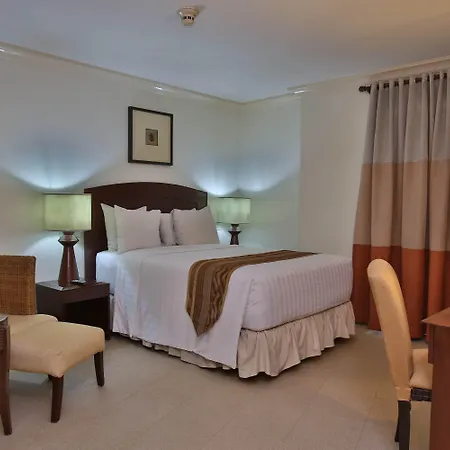 Crown Regency Suites Mactan Lapu-Lapu City Exterior photo