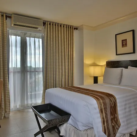 Crown Regency Suites Mactan Lapu-Lapu City Exterior photo